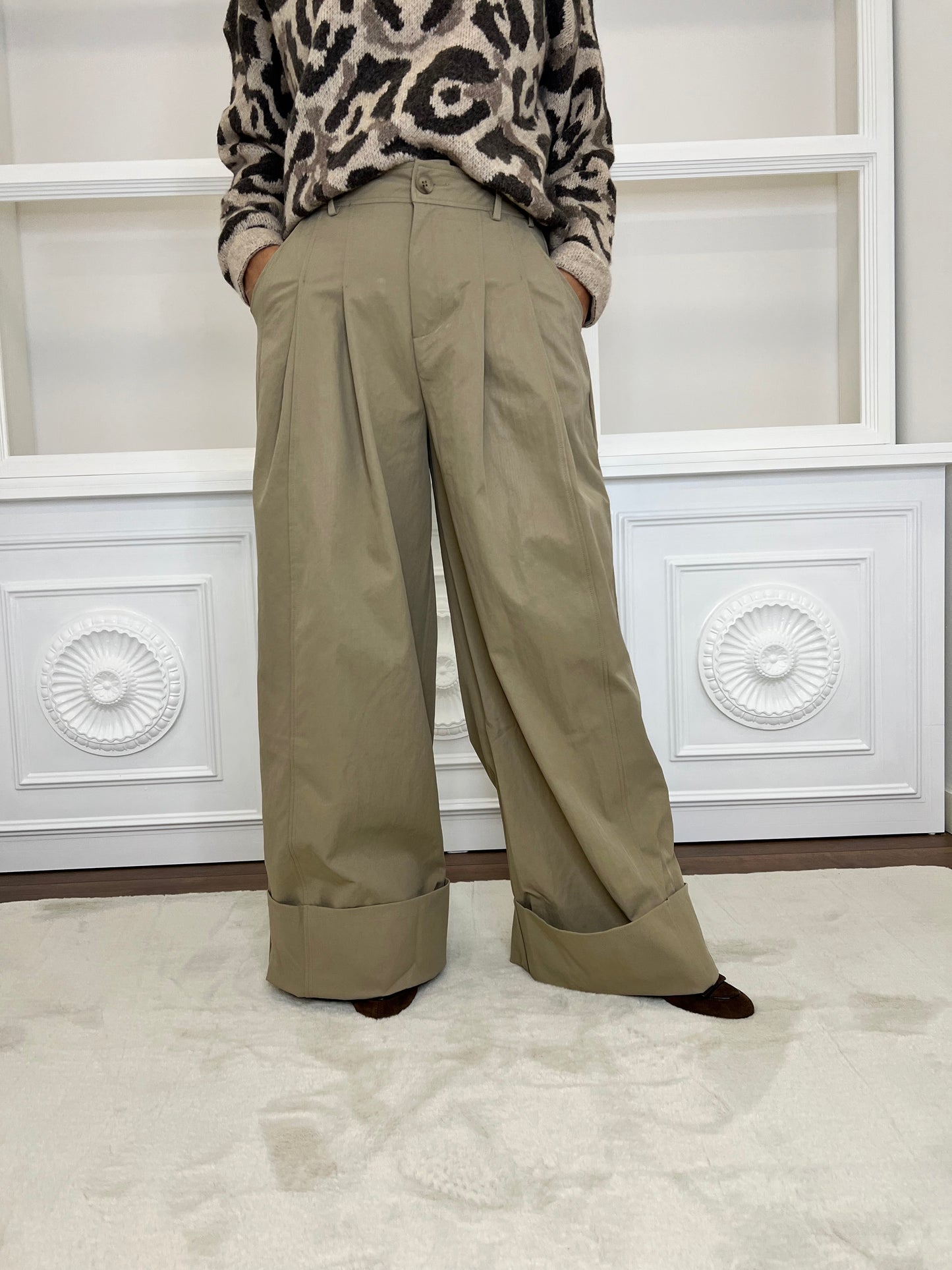 Weite Hose mit Bundfalten Cloe