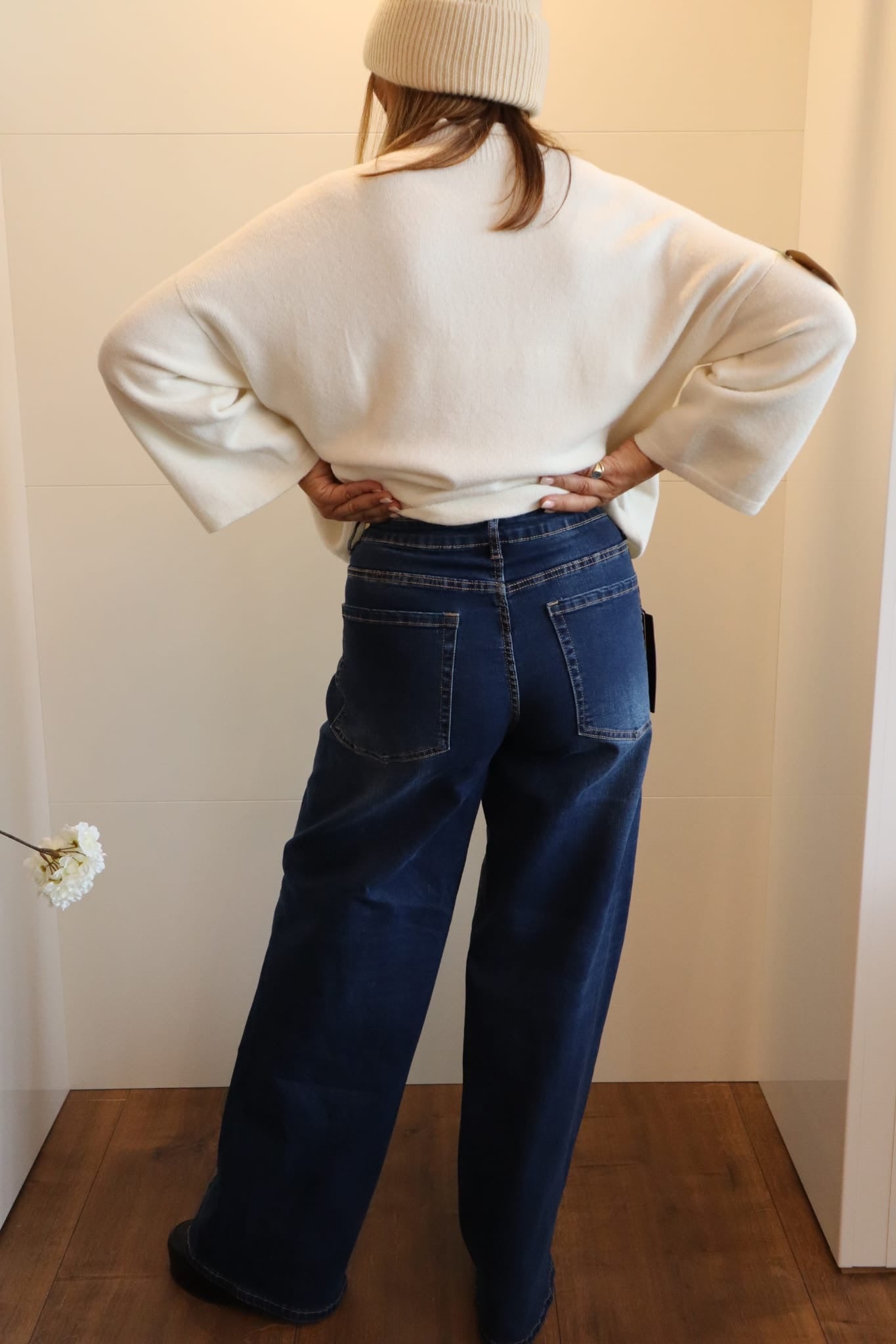 Wide-Leg_Jeans