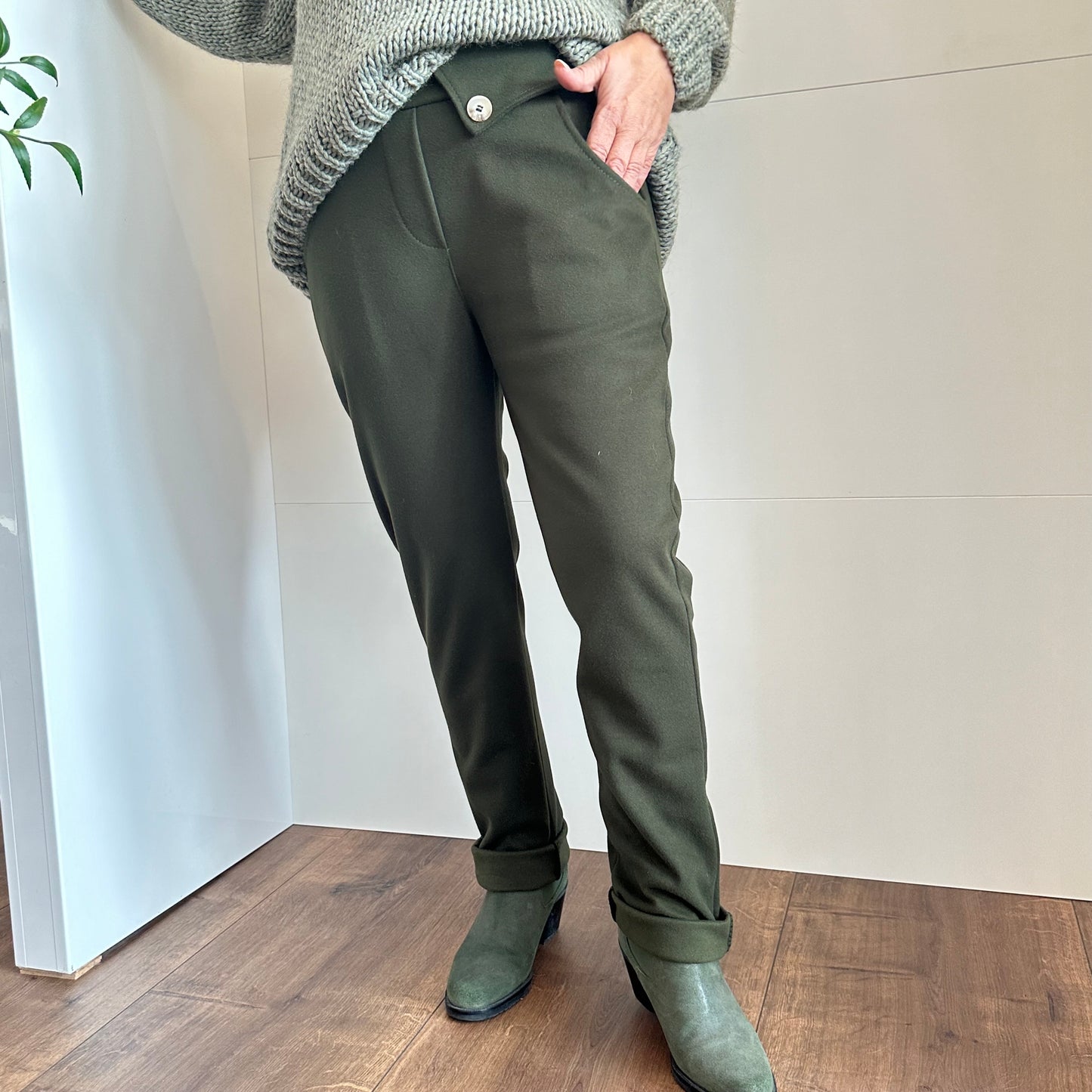 Elegante Hose mit einzigartigem Bund