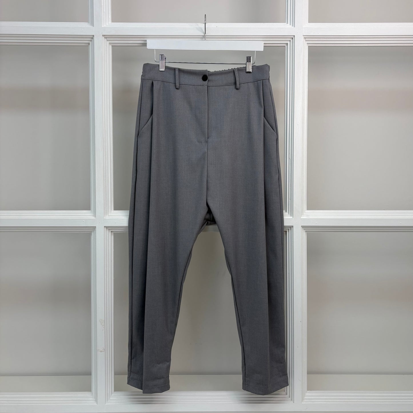 Moderne Stoffhose mit Bundfalte - Dunia