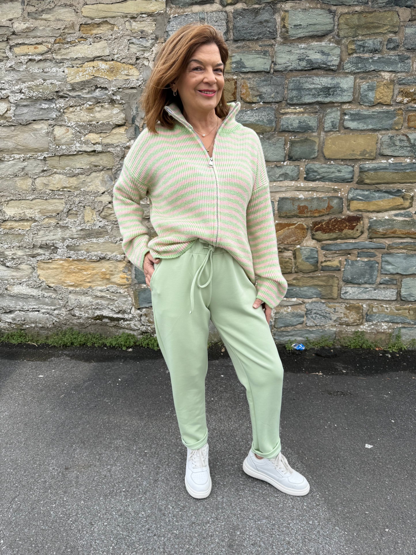 Gestreifter Strickpullover