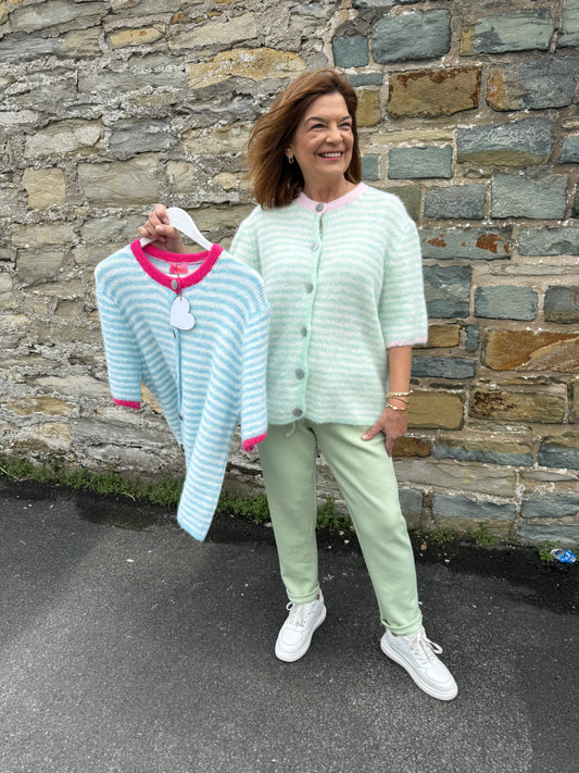 Zart gestreifte Strickjacke hellblau Celin