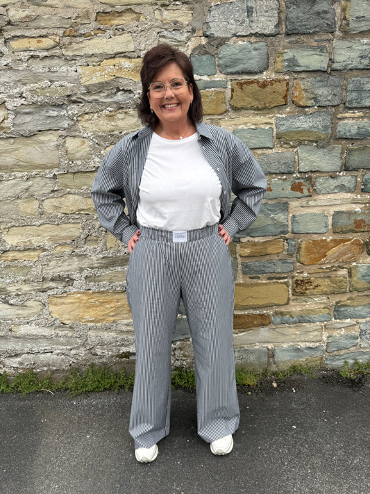 Studio UNTOLD Stoffhose