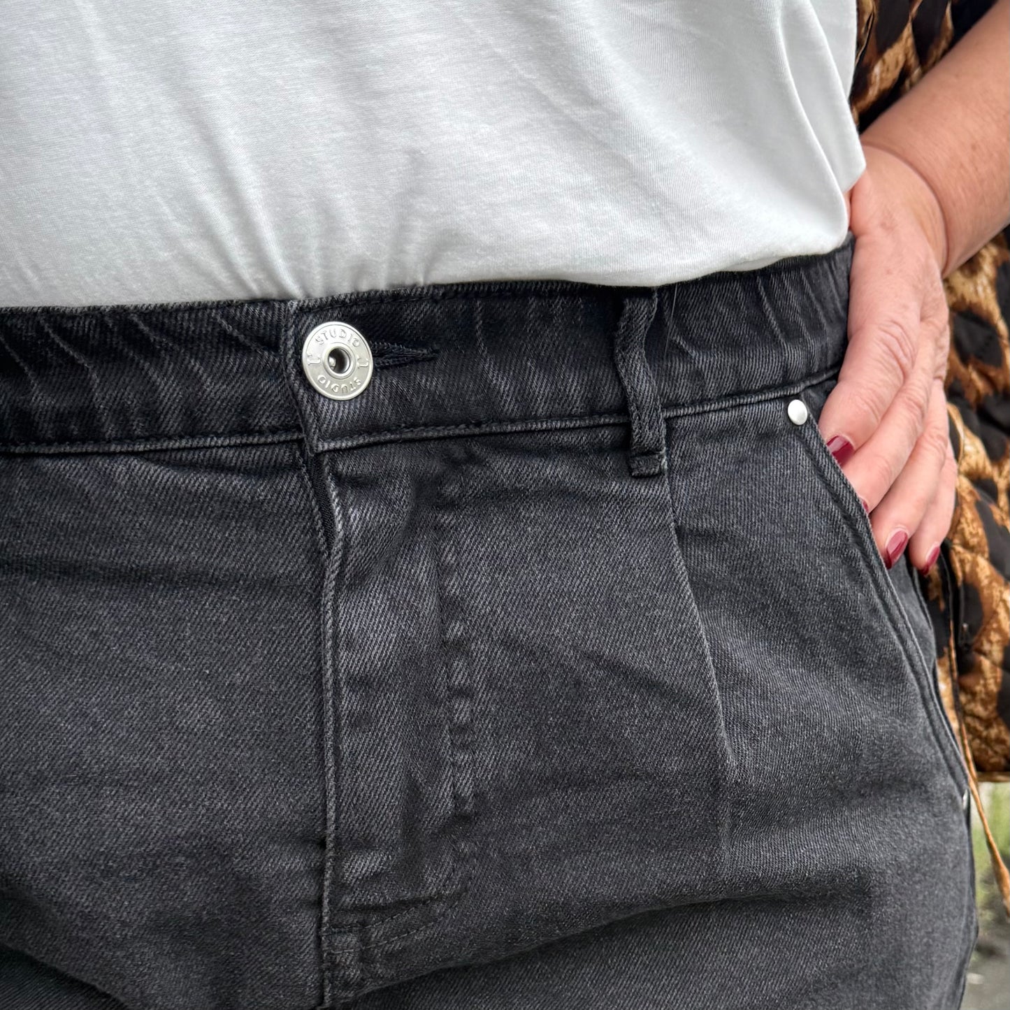 Studio UNTOLD Barrel-Jeans- Celine