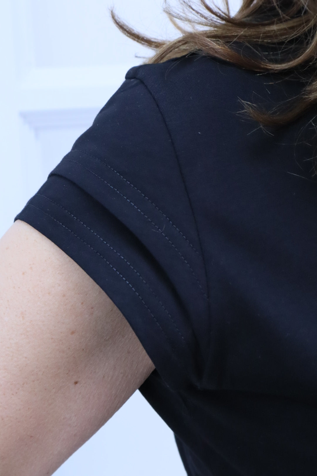 T-Shirt schwarz mit Strassdetail Aria
