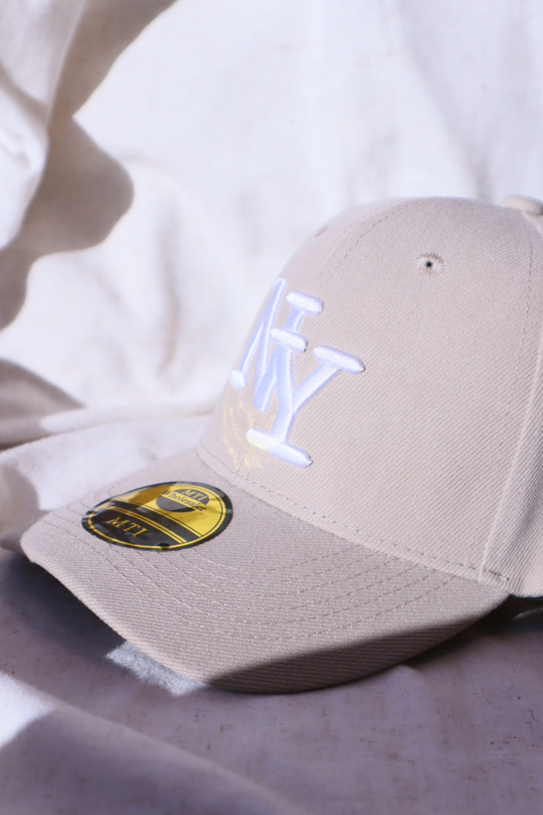 Stylische Snap-Cap New York in Beige