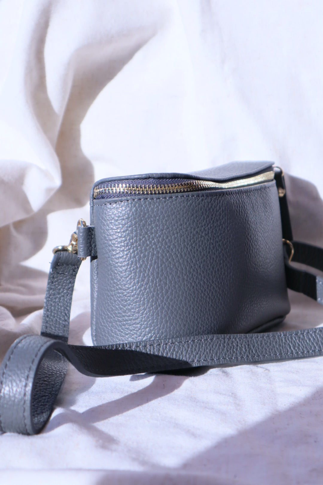 Crossbody Tasche in Grau