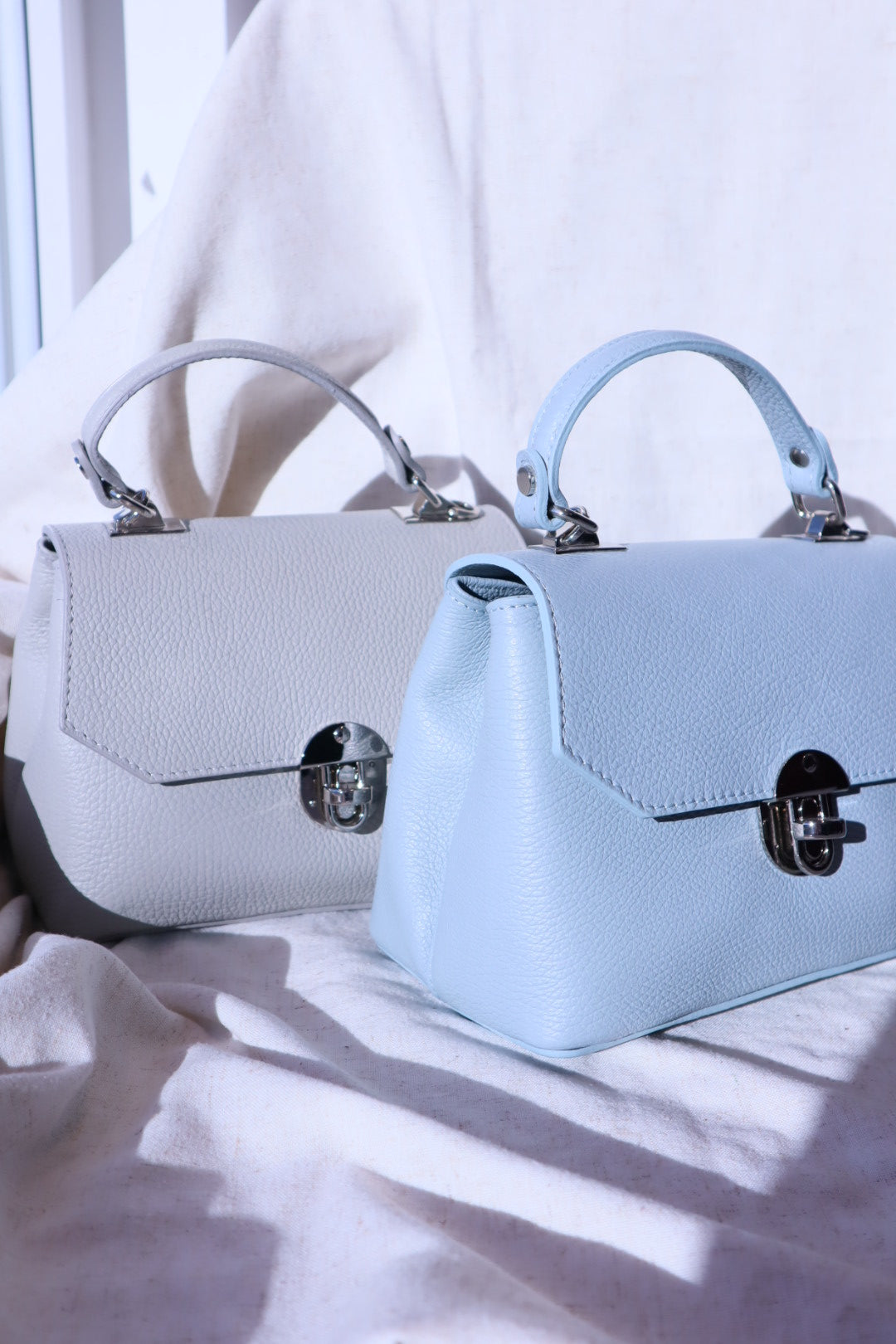 Kleine Koffertasche Hellblau