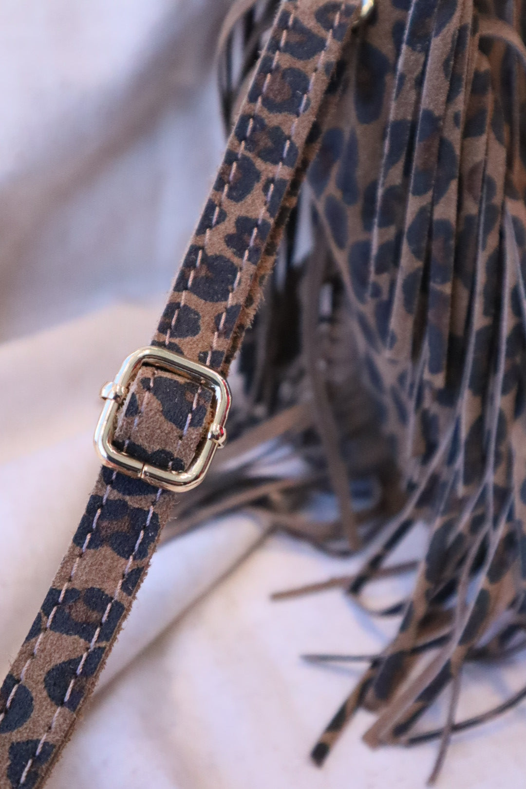 Lässige Umhängetasche aus Wildleder Aisha