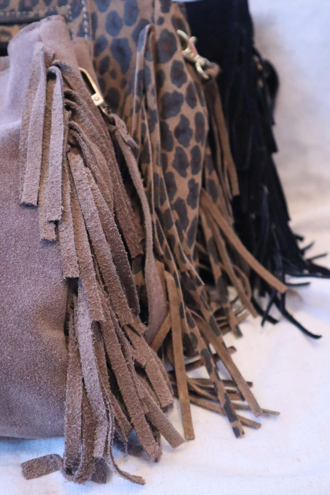 Lässige Umhängetasche aus Wildleder Aisha