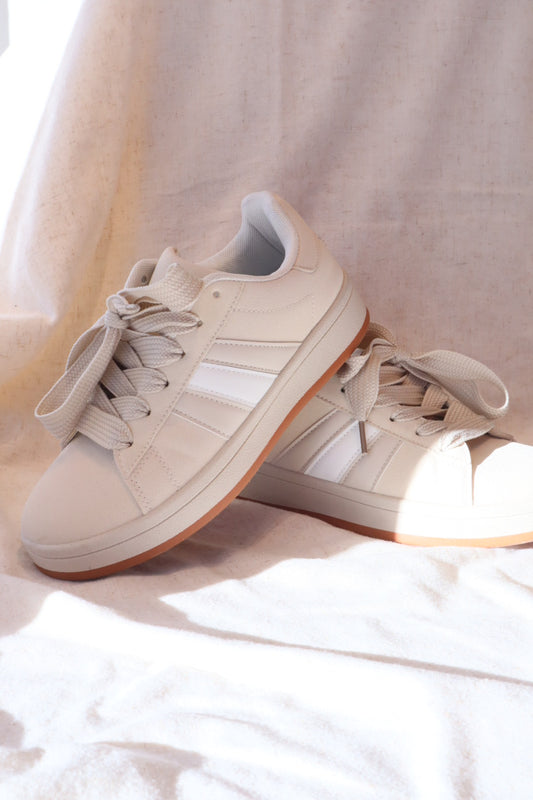 Stylischer Frühlingssneaker in Beige