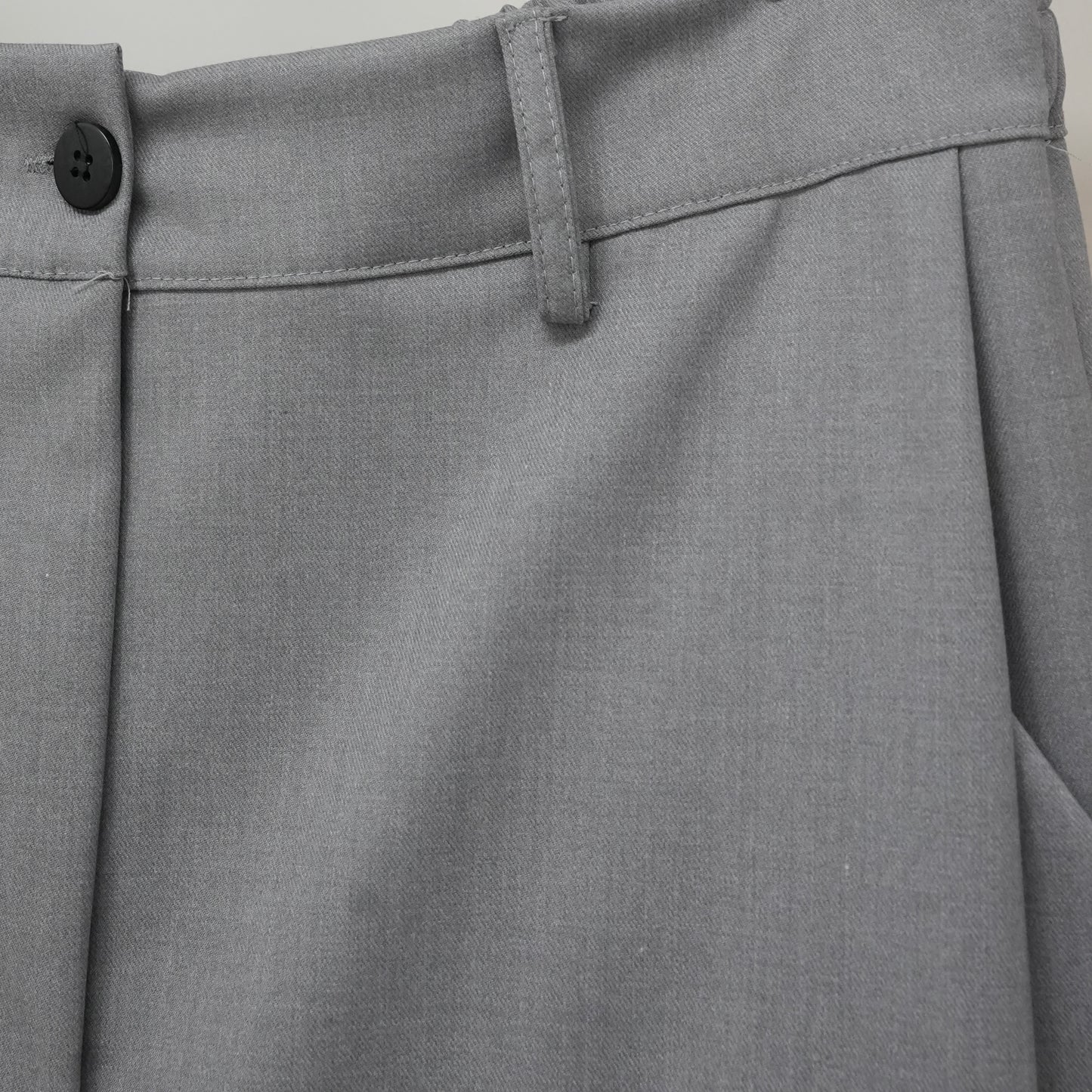 Moderne Stoffhose mit Bundfalte - Dunia