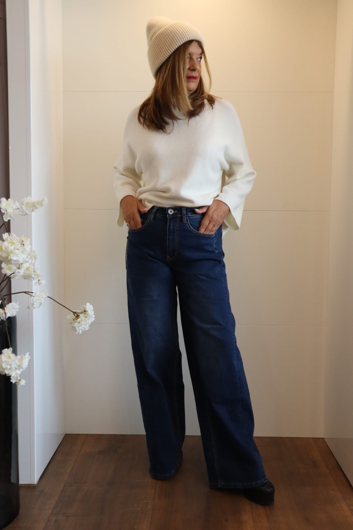 Wide-Leg_Jeans